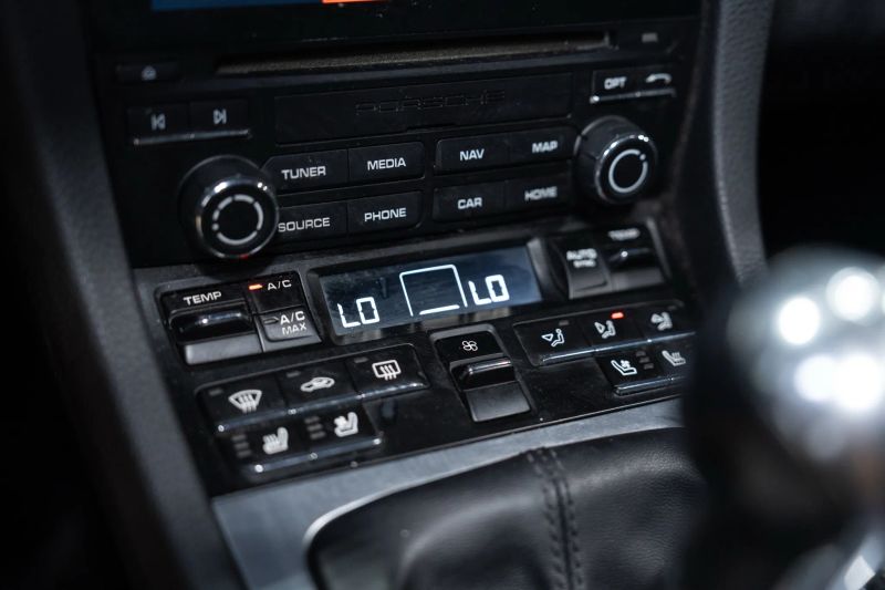 https://imagesdl.dealercenter.net/800/600/202508-2a69cd3fa699419787cc802379f6a635.jpg