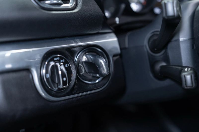 https://imagesdl.dealercenter.net/800/600/202508-2d497d1ddafe4fa8a2f1feb7d37f5621.jpg