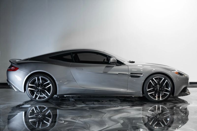 https://imagesdl.dealercenter.net/800/600/202508-2d634da9c979445e94b5cd2063b38530.jpg