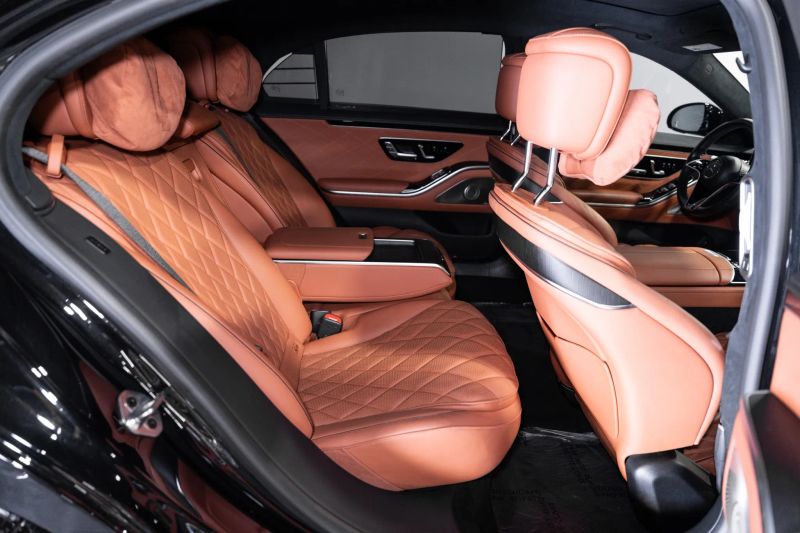 https://imagesdl.dealercenter.net/800/600/202508-33132c8706f644eba9dff4ece8715e88.jpg