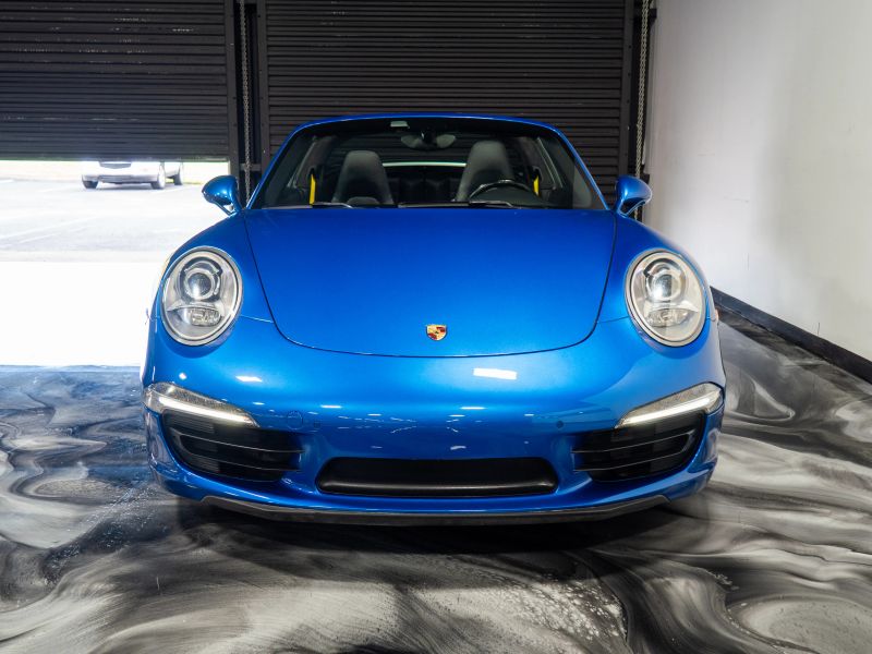https://imagesdl.dealercenter.net/800/600/202508-421e2776f1eb49219f73d1da3ffadbaf.jpg