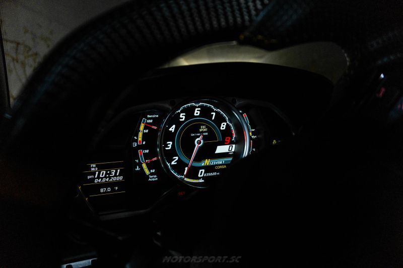 https://imagesdl.dealercenter.net/800/600/202508-459809317d944e97b5c53312b0210d62.jpg