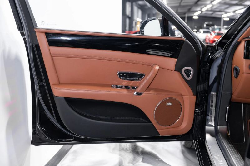 https://imagesdl.dealercenter.net/800/600/202508-47821b2d02ed4bc2addf61eb42640fba.jpg