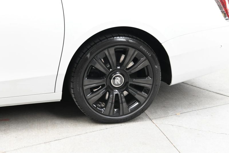 https://imagesdl.dealercenter.net/800/600/202508-47a896f5fe7f4bbe8f1e3ee1bd14c72e.jpg