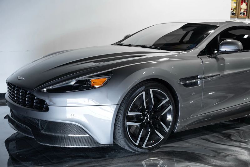 https://imagesdl.dealercenter.net/800/600/202508-48ebddc605294084858fc9084e32879c.jpg