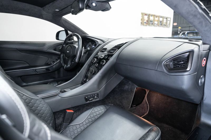 https://imagesdl.dealercenter.net/800/600/202508-5a547984422345e789626449da743012.jpg