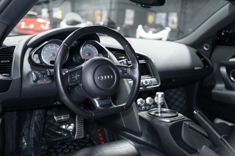 https://imagesdl.dealercenter.net/800/600/202508-5eac0ce8b78847d2954f84e874701c57.jpg