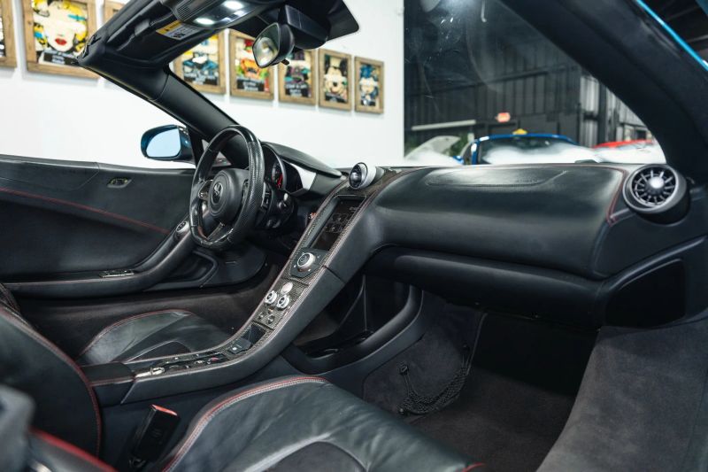 https://imagesdl.dealercenter.net/800/600/202508-63fb1a634d75491ab1bee0f42f64bc5e.jpg