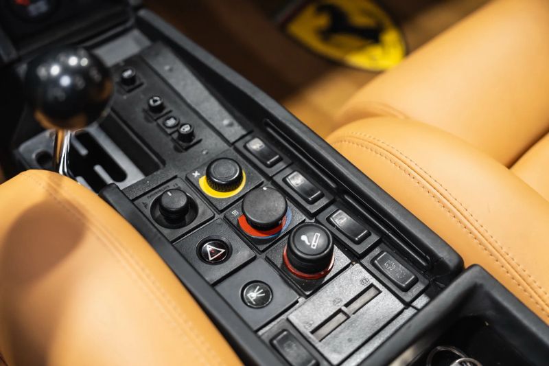 https://imagesdl.dealercenter.net/800/600/202508-640d974679c342508a7af131ac6cbeff.jpg