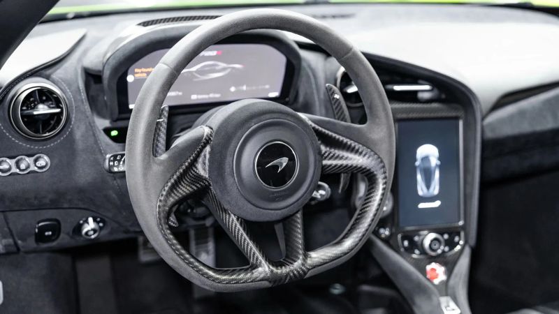 https://imagesdl.dealercenter.net/800/600/202508-65f72de04aa747af90f26ff9a02b4657.jpg