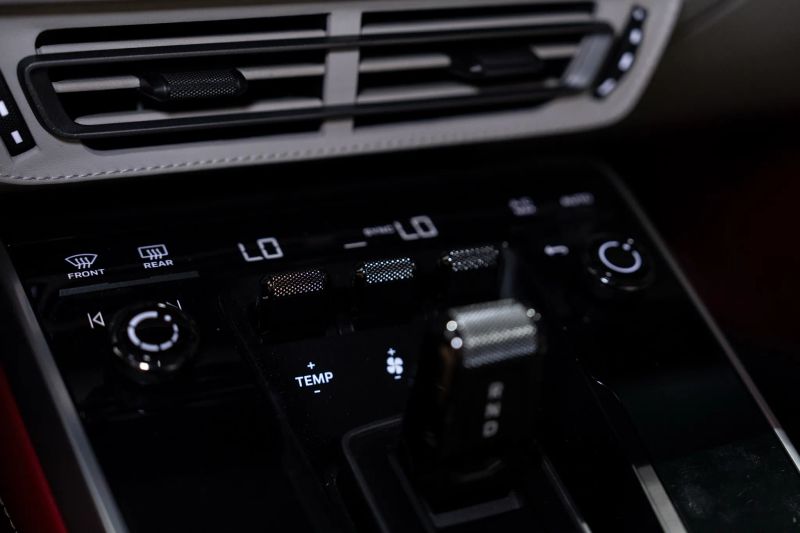 https://imagesdl.dealercenter.net/800/600/202508-6772820589304977ad01990059c92576.jpg