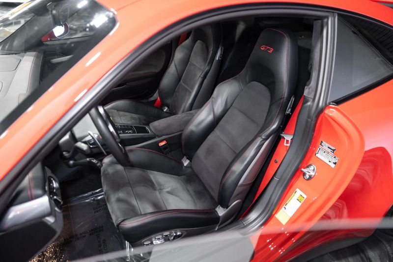 https://imagesdl.dealercenter.net/800/600/202508-6ddb269aa8ce4d09bc26414a6f7864a9.jpg