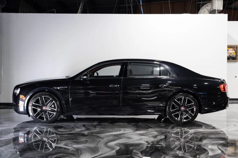 https://imagesdl.dealercenter.net/800/600/202508-72c0b90d5aa9449d819e951c132550b9.jpg