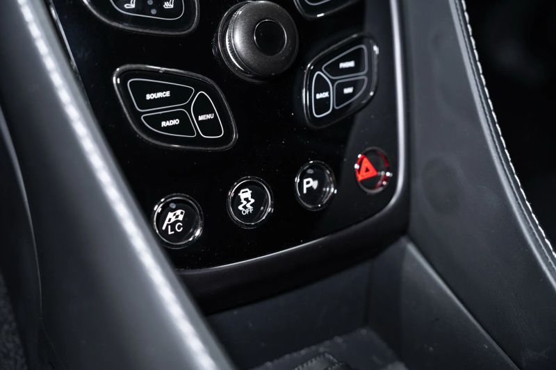 https://imagesdl.dealercenter.net/800/600/202508-73212d4878384faabcc0fda123d2361e.jpg