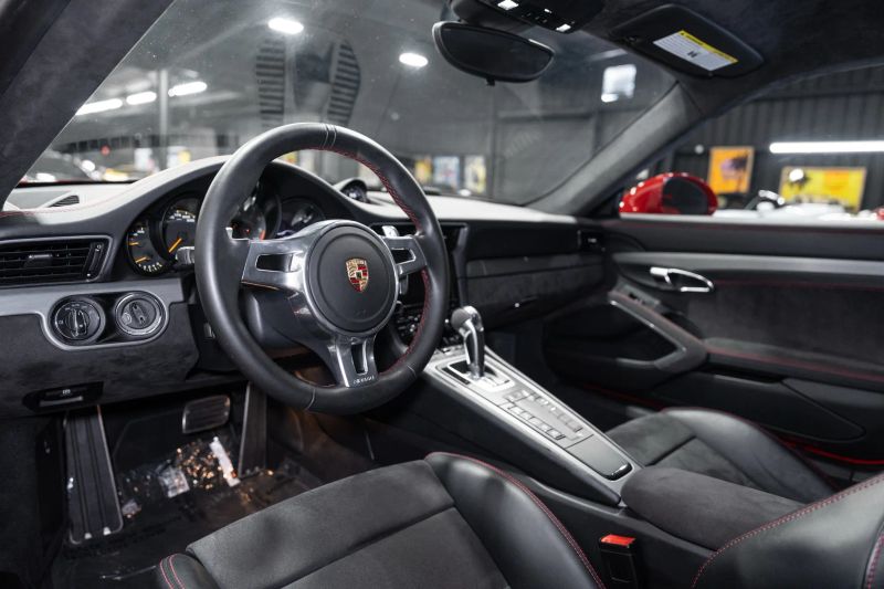 https://imagesdl.dealercenter.net/800/600/202508-814e4e02ba8a4a49bf2f5eb98aad6422.jpg