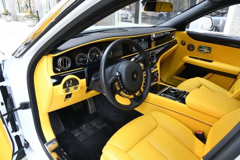 https://imagesdl.dealercenter.net/800/600/202508-88b2a315e6344cb2854ebcdf9952a5c6.jpg