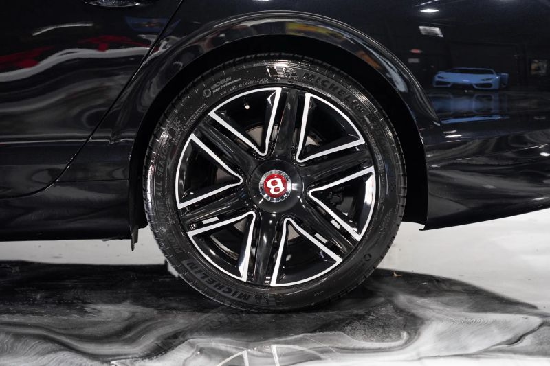 https://imagesdl.dealercenter.net/800/600/202508-90c68c48fad04c4a8fda61cbed3b4f78.jpg