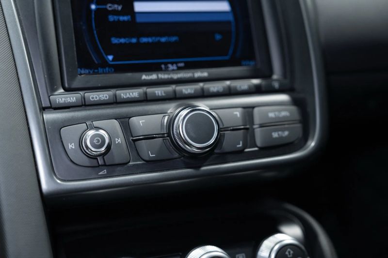 https://imagesdl.dealercenter.net/800/600/202508-921765924ef14c0bb5e4dd559301e7fe.jpg