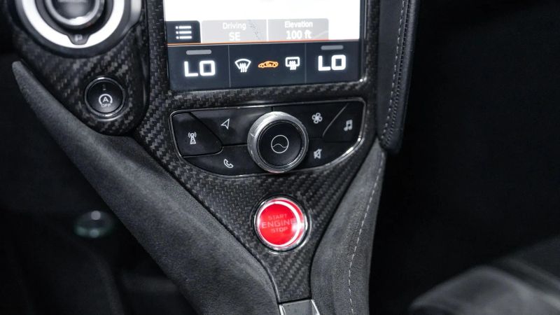 https://imagesdl.dealercenter.net/800/600/202508-92daf0ea0fbf42749edf2b060067f9cc.jpg