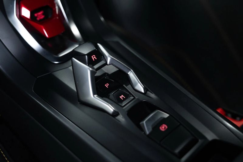 https://imagesdl.dealercenter.net/800/600/202508-9481e998507f40e7a9014e7e382d2bc3.jpg