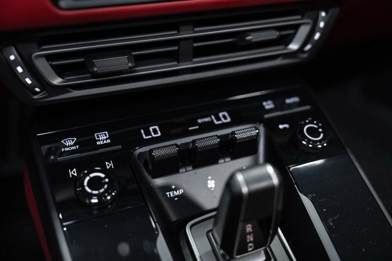 https://imagesdl.dealercenter.net/800/600/202508-96f935f037864753baaeadd2aa8c1962.jpg