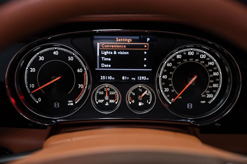 https://imagesdl.dealercenter.net/800/600/202508-9bef38d50acf4ab4906d12f2de051e36.jpg