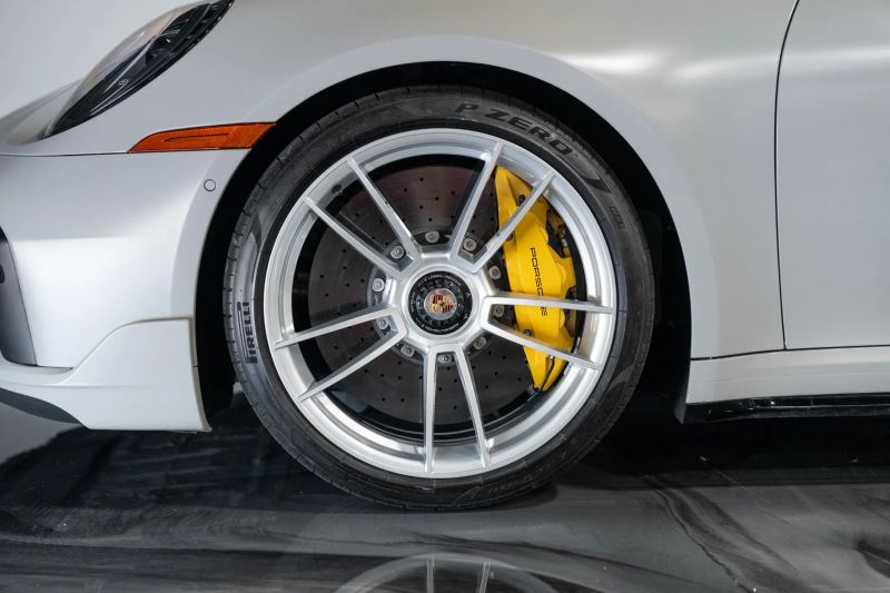 https://imagesdl.dealercenter.net/800/600/202508-9dbb30188f914d1ab7ff8f647232afde.jpg