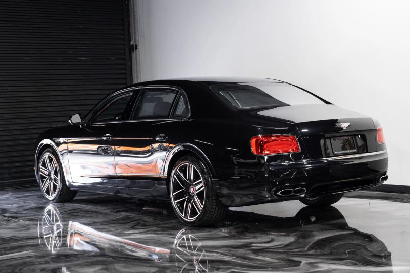 https://imagesdl.dealercenter.net/800/600/202508-9fa67e34ae6c4801af06fb936cb76d7c.jpg