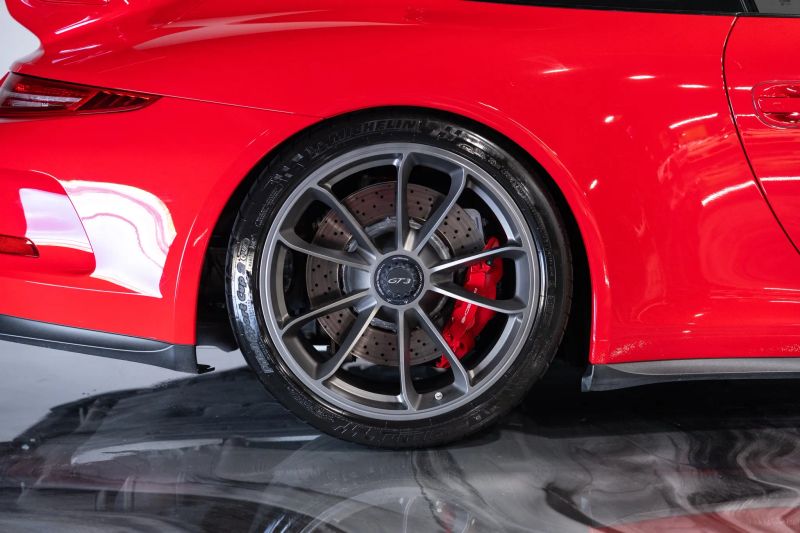 https://imagesdl.dealercenter.net/800/600/202508-a6e0ff2f077448d79d4e6eb4ac507d78.jpg