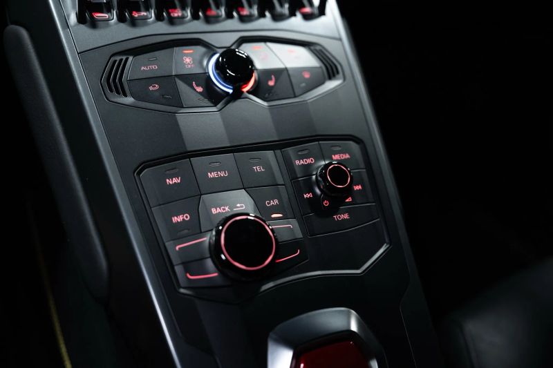 https://imagesdl.dealercenter.net/800/600/202508-ac6a9369e6e34d7c8e0d774374e0e749.jpg