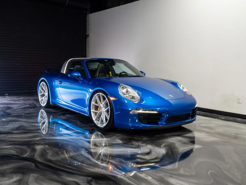 https://imagesdl.dealercenter.net/800/600/202508-aeb886bf10d74f0eb164f99382b47432.jpg