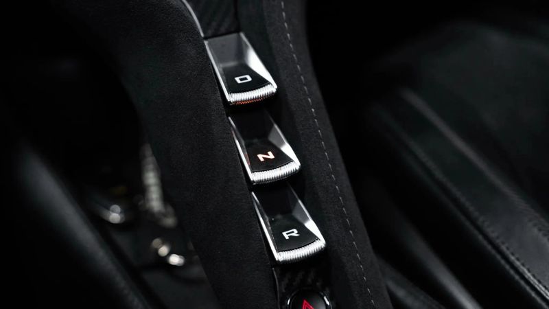 https://imagesdl.dealercenter.net/800/600/202508-b04dd142045a4bd5a6676d02e251a078.jpg
