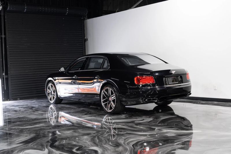 https://imagesdl.dealercenter.net/800/600/202508-b3d888c7e34f478295087e588dc6502e.jpg