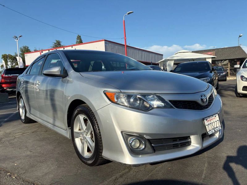 2014 Toyota Camry SE