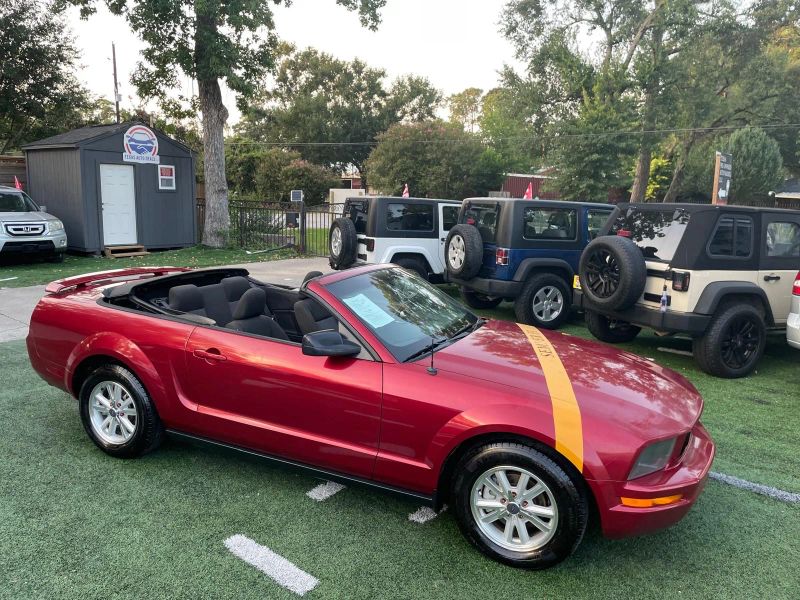 2006 Ford Mustang Base
