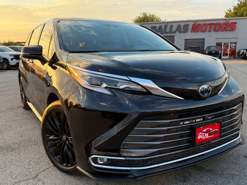 2022 Toyota Sienna Platinum 7-Passenger