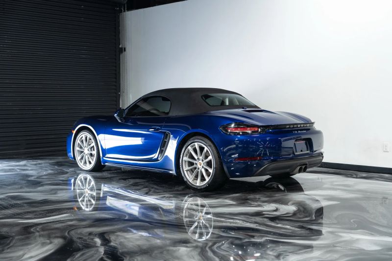 https://imagesdl.dealercenter.net/800/600/202508-c20ab76b09134f459477e9d9d1a549d0.jpg