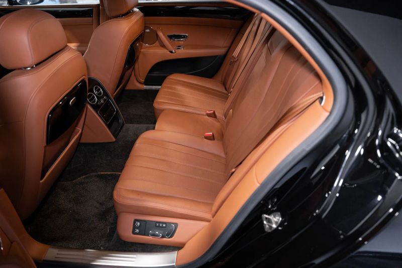 https://imagesdl.dealercenter.net/800/600/202508-c7e807f5235641b380cf282f5ea1d1c2.jpg
