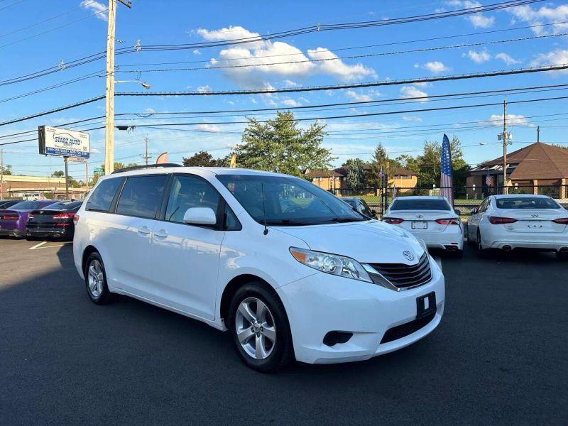 2013 Toyota Sienna LE
