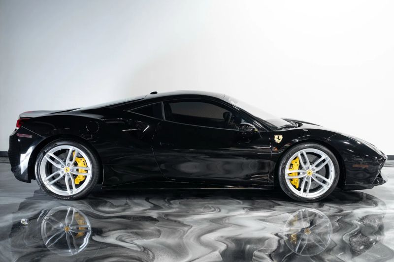 https://imagesdl.dealercenter.net/800/600/202508-cd50246047204631bbb3c98f36e1c1c3.jpg