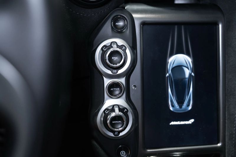 https://imagesdl.dealercenter.net/800/600/202508-d4c68398ee644c3aa1cb3b3de9a07832.jpg
