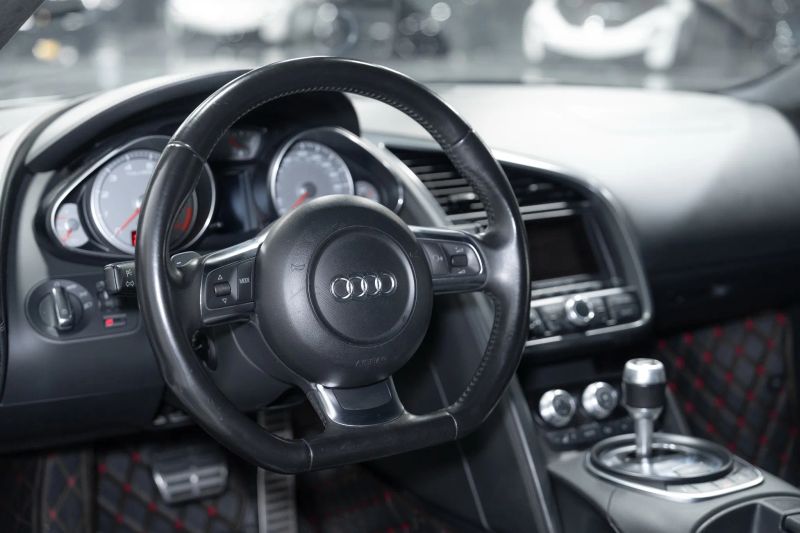 https://imagesdl.dealercenter.net/800/600/202508-d5104f8d2e0a40bd9f9727f2d42ffaf6.jpg