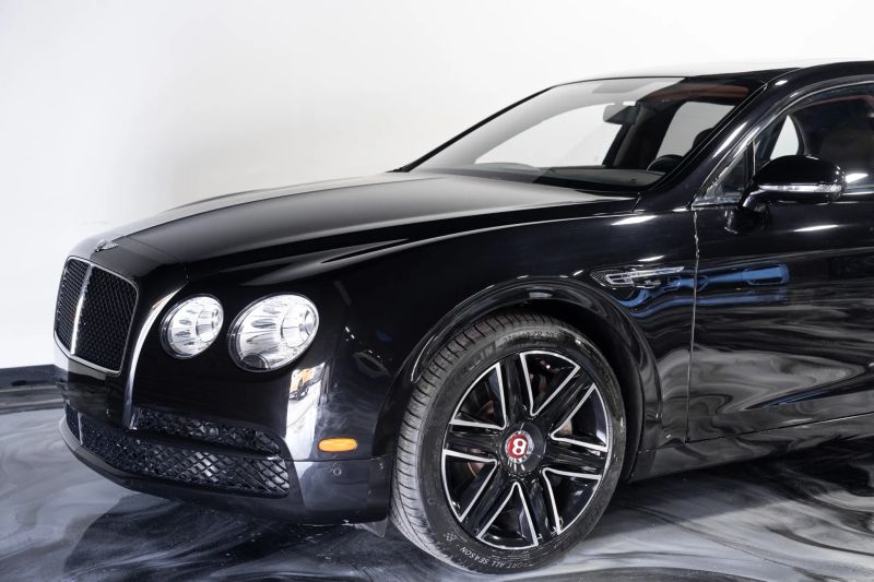 https://imagesdl.dealercenter.net/800/600/202508-d73f8dfbaa5549e294fe5a5f09f511fb.jpg