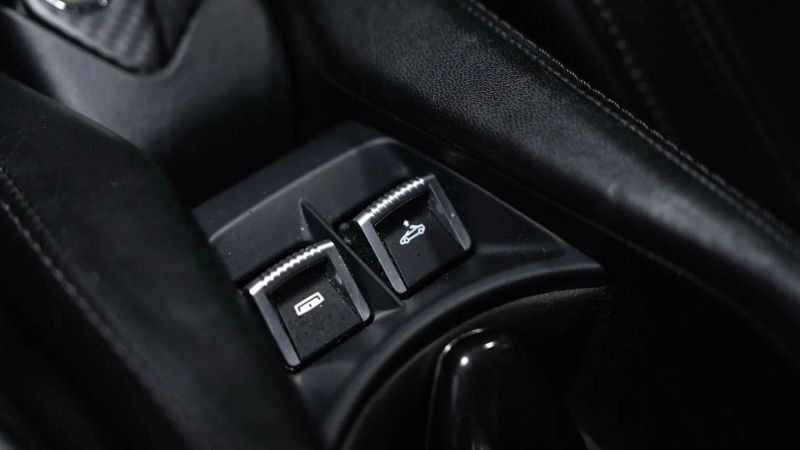 https://imagesdl.dealercenter.net/800/600/202508-db9825b2075143dfa5139b1b47c672d1.jpg