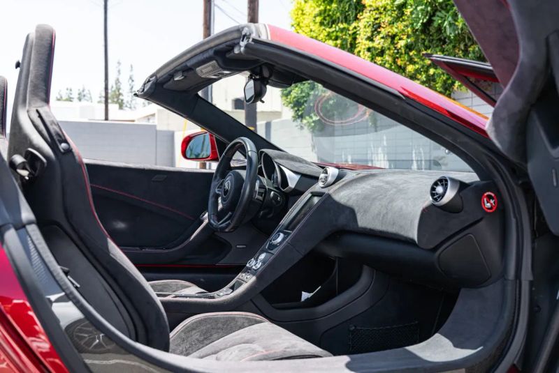 https://imagesdl.dealercenter.net/800/600/202508-de0a1750458a4cbfa9f231062ea1a744.jpg