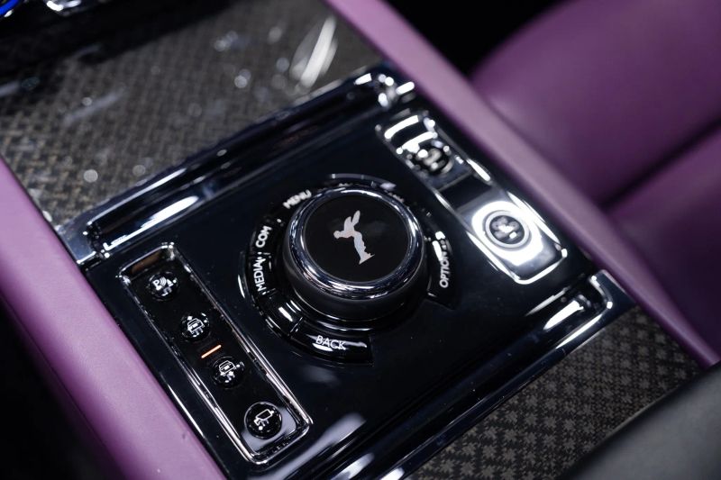 https://imagesdl.dealercenter.net/800/600/202508-e20a762cc7c045f696766c16639a4e04.jpg