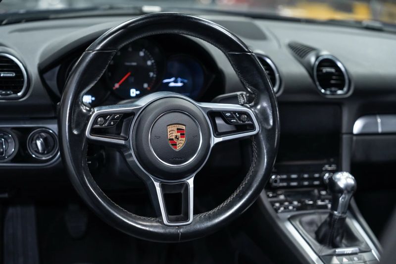 https://imagesdl.dealercenter.net/800/600/202508-e5ff2067ff5944a59858ff68e06ef0da.jpg