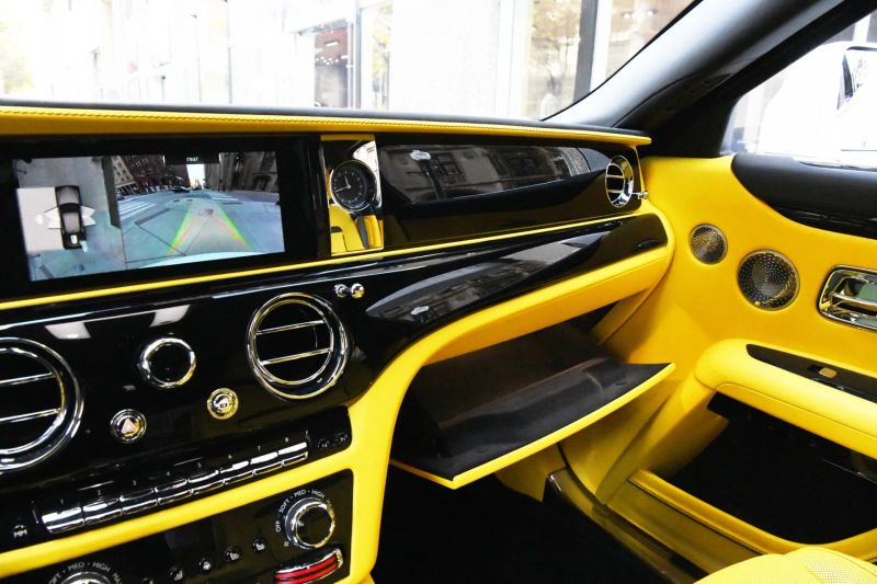 https://imagesdl.dealercenter.net/800/600/202508-ee3c9e92ffc347309d890e7f2822ab89.jpg