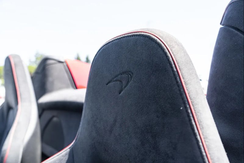 https://imagesdl.dealercenter.net/800/600/202508-f0554b1d3c084da78d70495546b70c34.jpg