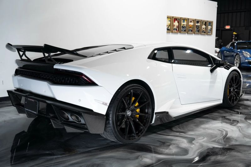 https://imagesdl.dealercenter.net/800/600/202508-f4da8f86701348a6a5e15236112fb2e7.jpg